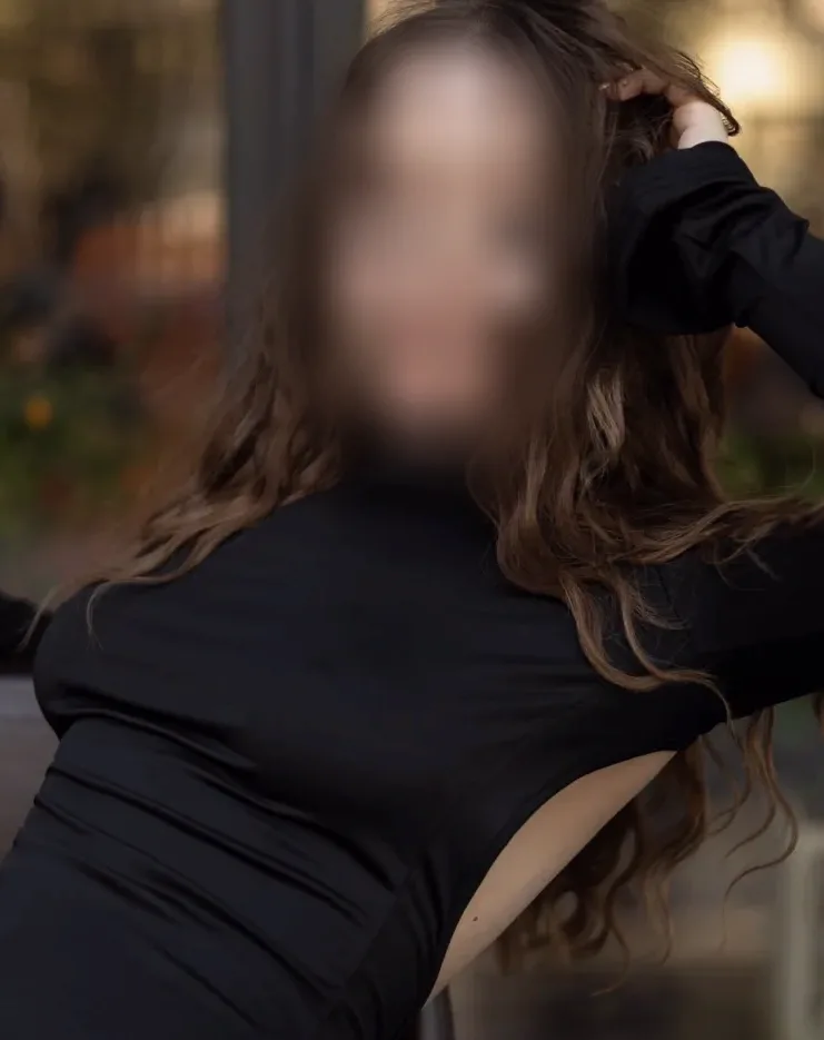 Eva, 26