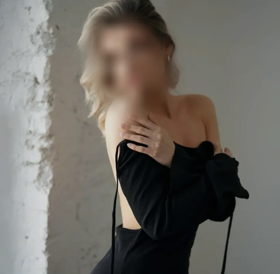 Marie, 25